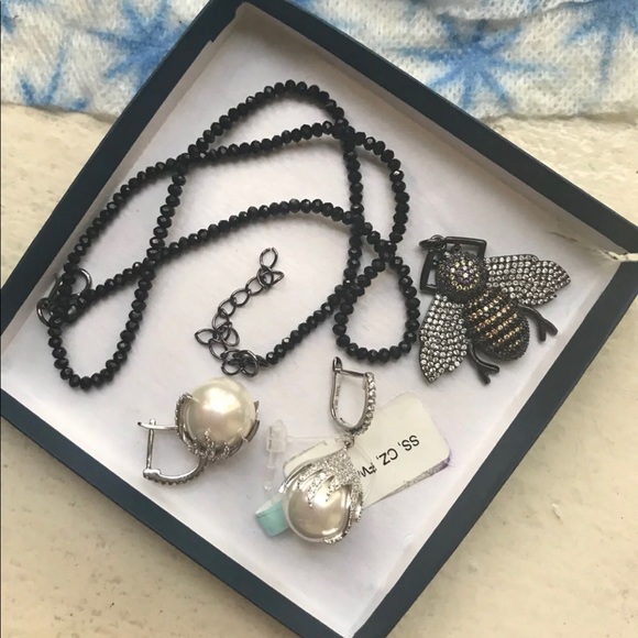 NWT Large Fresh water pearl earrings sterling silver - Picture 1 of 3